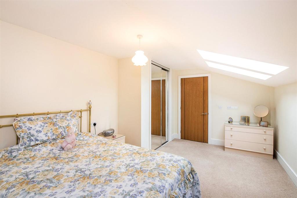 Master Bedroom (2).jpg
