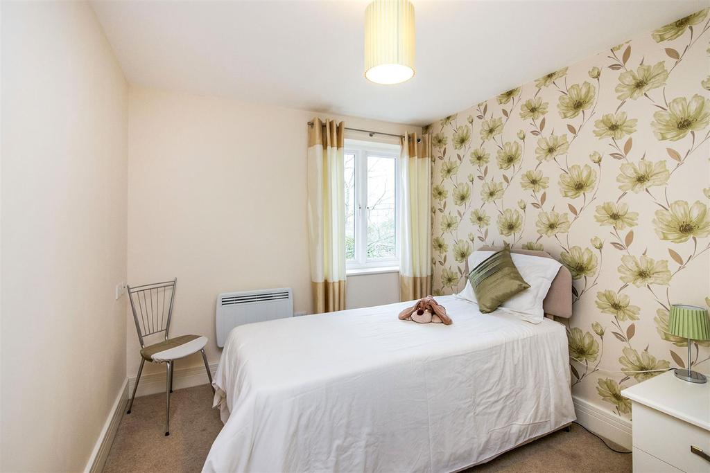 Second Bedroom (2).jpg