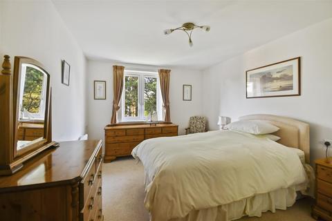 1 bedroom flat for sale - Cherrett Court, Ringwood Road, Ferndown