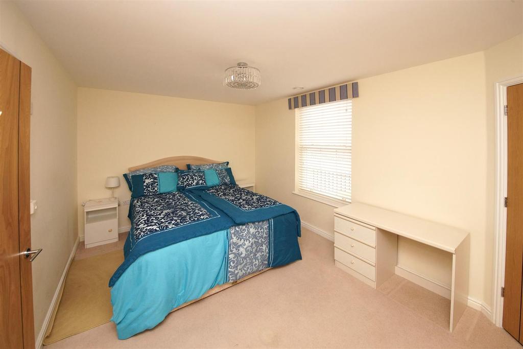Bedroom PHOTOS [8].jpg