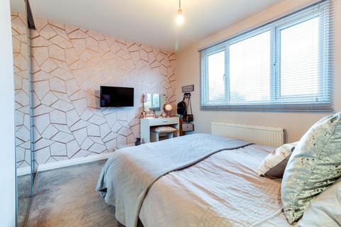 11 Broadgate Drive, Horsforth, Leeds, LS18 5QB
