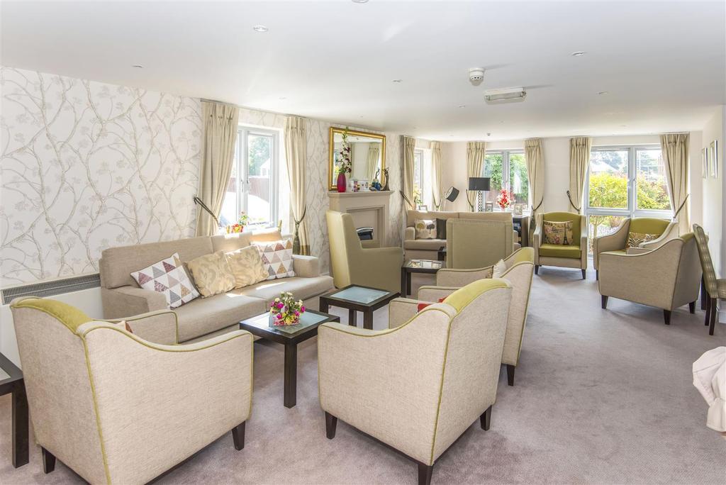 Avalon Court- Communal Lounge.jpg