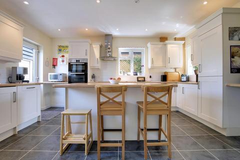 14 Morgan Crescent, Theydon Bois, Epping, CM16 7DX