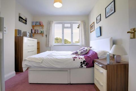 14 Morgan Crescent, Theydon Bois, Epping, CM16 7DX