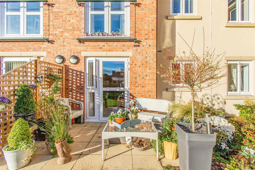 Tickhill Road, Bawtry, Doncaster 1 bed apartment £225,000