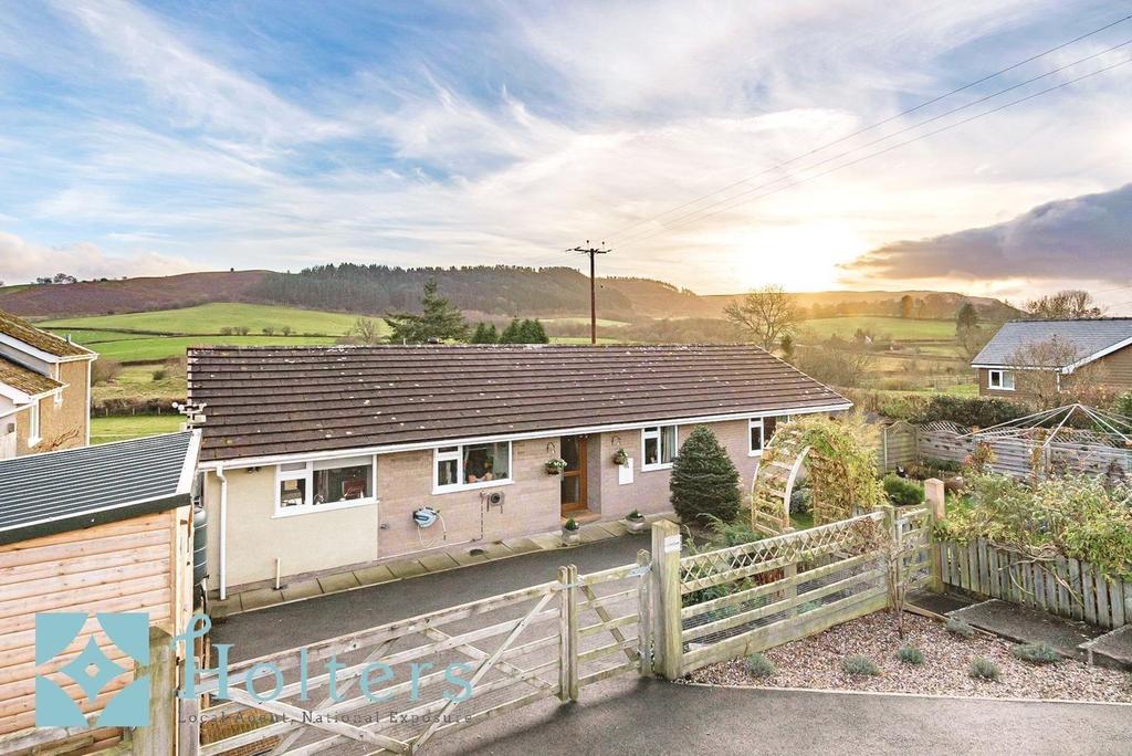 Hundred House, Llandrindod Wells 3 bed detached bungalow £239,950