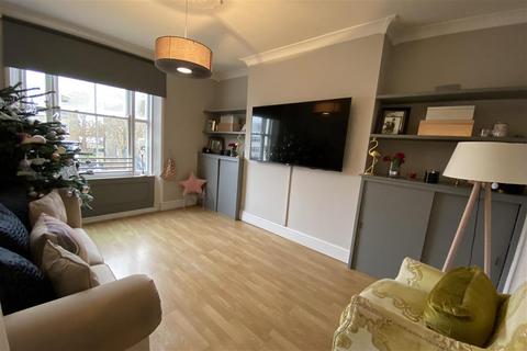 2 bedroom flat for sale - Grosvenor Road, Wanstead