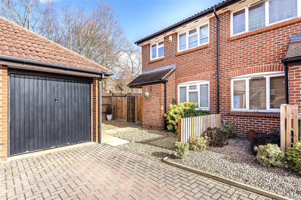 Portia Grove, Warfield, Bracknell, Berkshire, RG42 3 bed semidetached