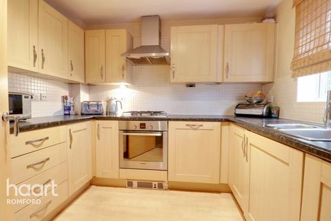 23 Bushy Close, Romford, RM1 4WL