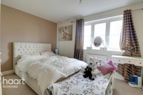 23 Bushy Close, Romford, RM1 4WL