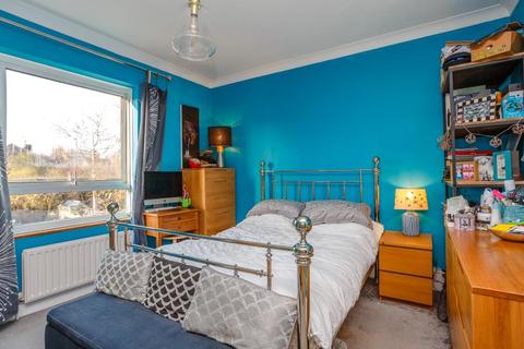 50 Avenue Road, Kingston Upon Thames, KT1 2RB