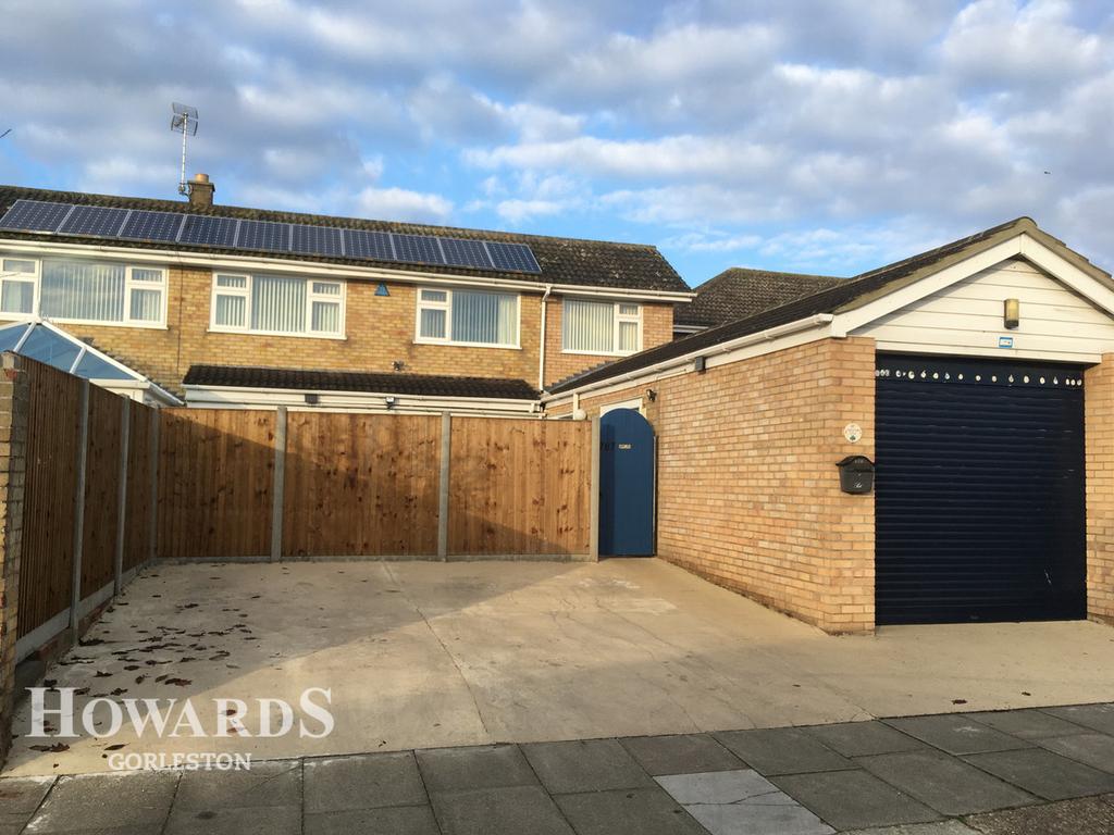Lowestoft Road, Gorleston 5 bed detached house £390,000