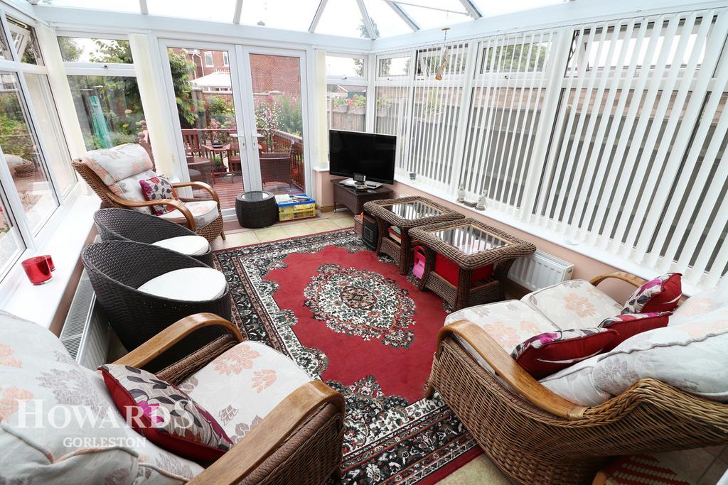 Lowestoft Road, Gorleston 5 bed detached house £390,000