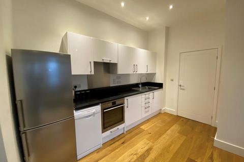 2 bedroom flat to rent, Camberley