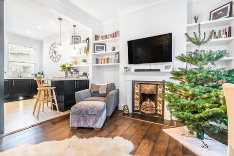 Flat B, 23 Aliwal Road, London, SW11 1RB