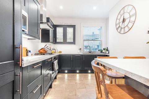 Flat B, 23 Aliwal Road, London, SW11 1RB