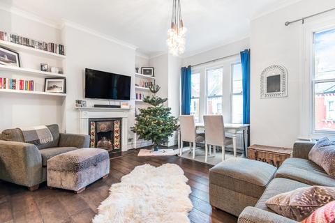 Flat B, 23 Aliwal Road, London, SW11 1RB