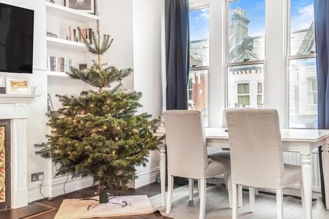 Flat B, 23 Aliwal Road, London, SW11 1RB