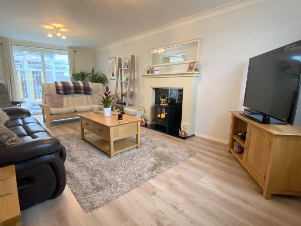 Goodwood Park Road, Northam 4 bed detached house £399,950