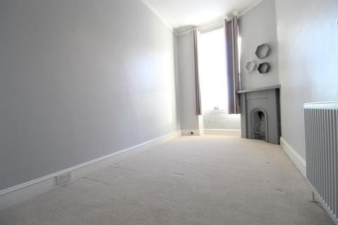 2 bedroom flat to rent, Pitstruan Place , First Floor Right, AB10