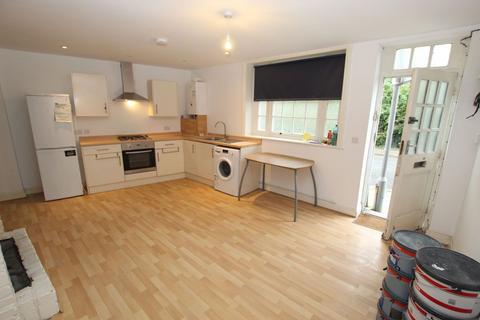 2 bedroom terraced house to rent, Victoria Row, Canterbury