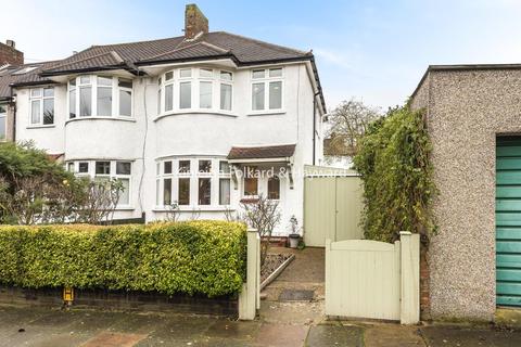 15 Aldermoor Road, London, SE6 4DL
