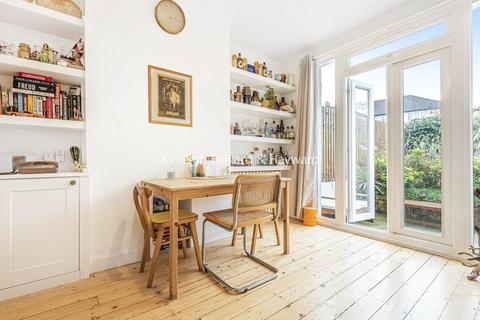 15 Aldermoor Road, London, SE6 4DL