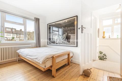 15 Aldermoor Road, London, SE6 4DL