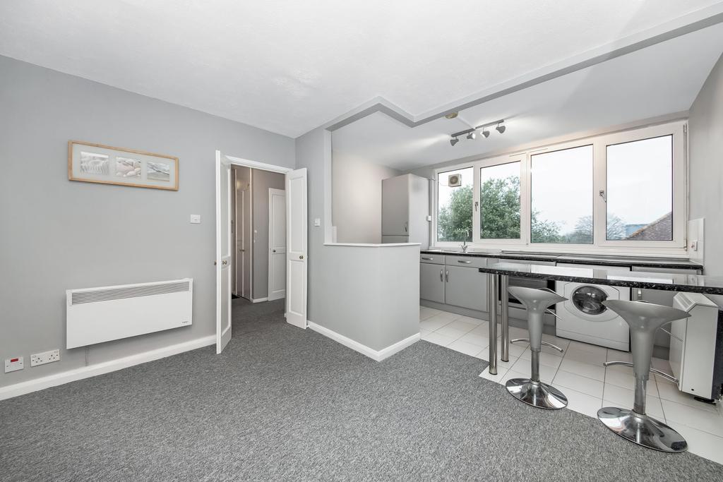 Lounge &amp; Kitchen