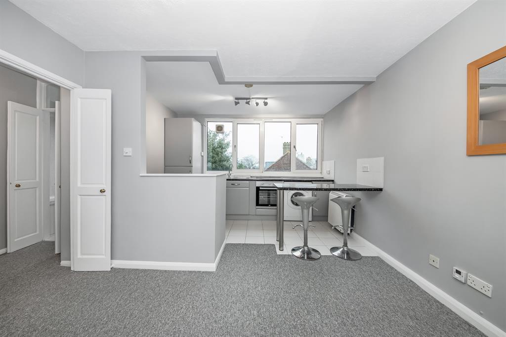 Lounge &amp; Kitchen
