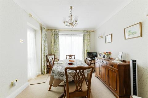 10 Harvey Road, Whitton, Hounslow, TW4 5LU