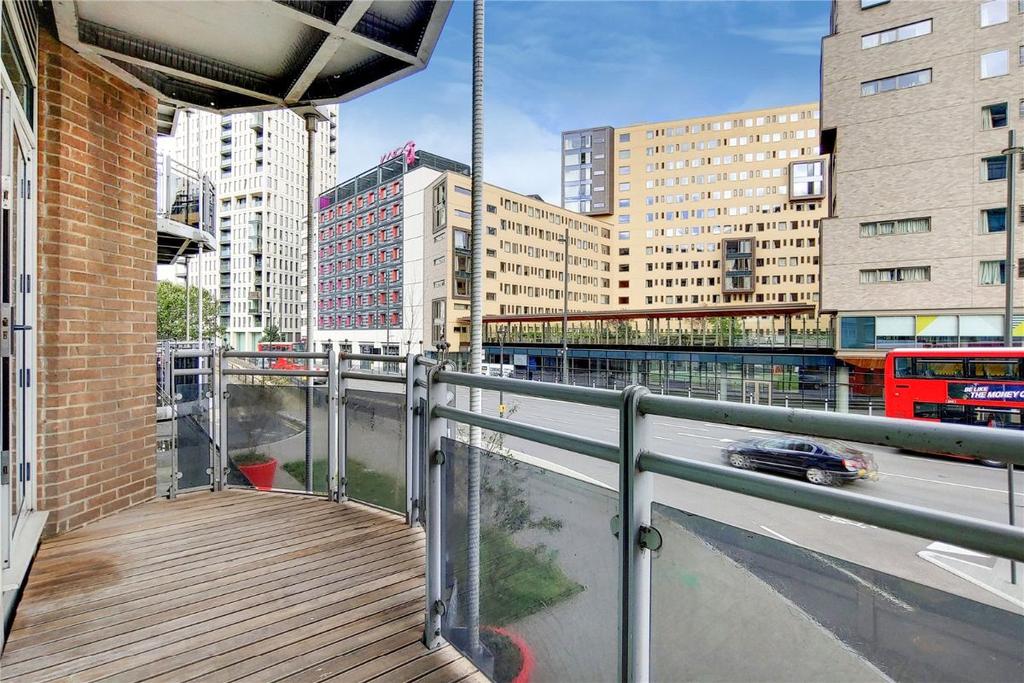 Gerry Raffles Square, London 1 bed apartment - £1,350 pcm (£312 pw)
