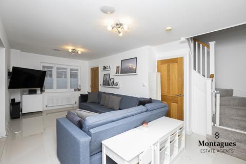 10 Seymour Chase, Epping, CM16 6FE