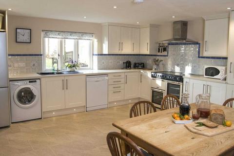 undefined, West End, Kingham