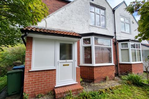 6 bedroom semi-detached house to rent, Leeshall Crescent, Fallowfield