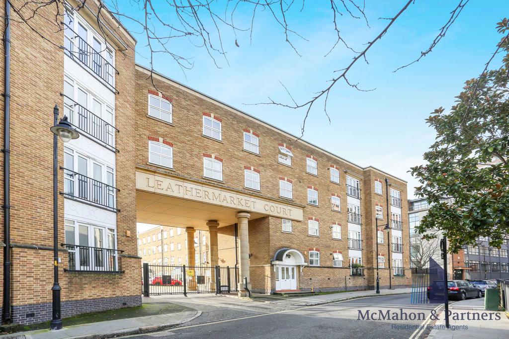 Leathermarket Court, London, SE1 3 bed apartment £2,838 pcm (£655 pw)