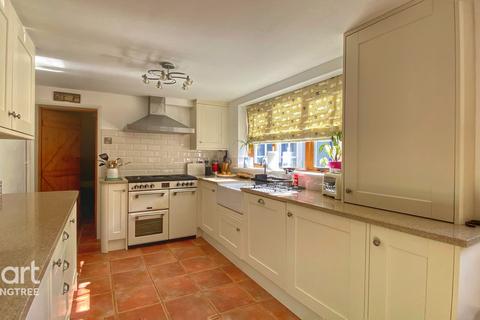 Barnfield Cottage Barnfield, Manningtree, CO11 2AD