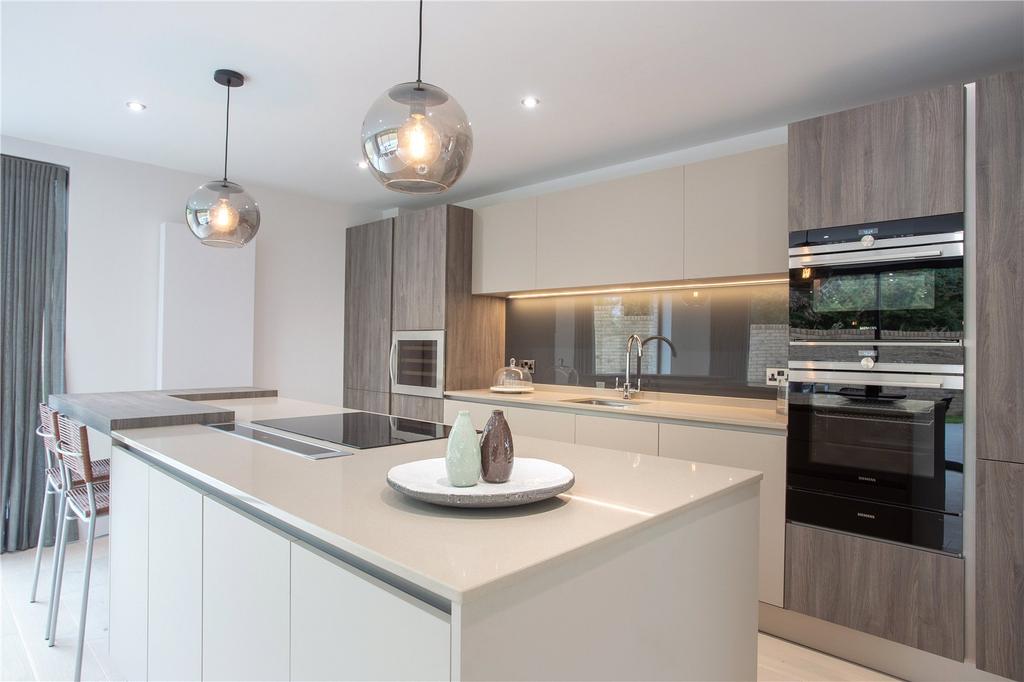 8 Leckhampton Rise