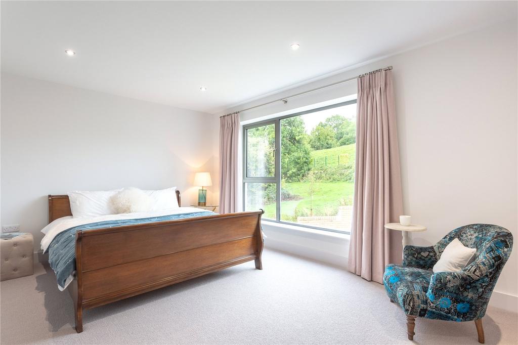 8 Leckhampton Rise
