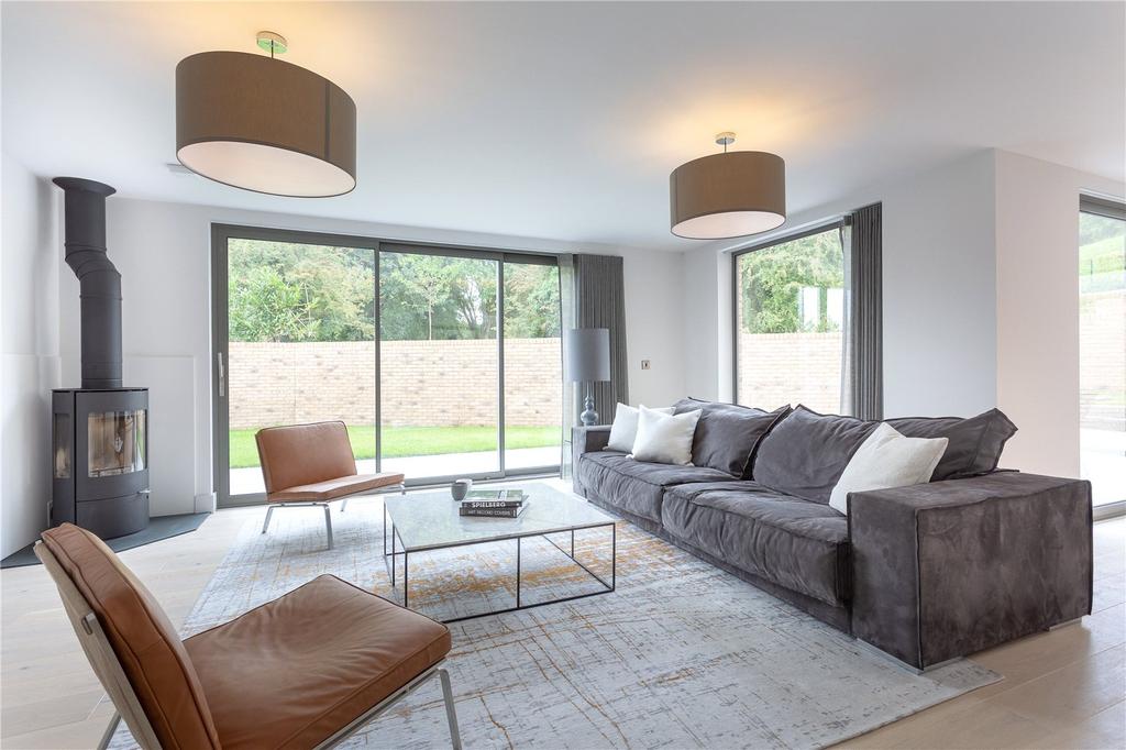8 Leckhampton Rise