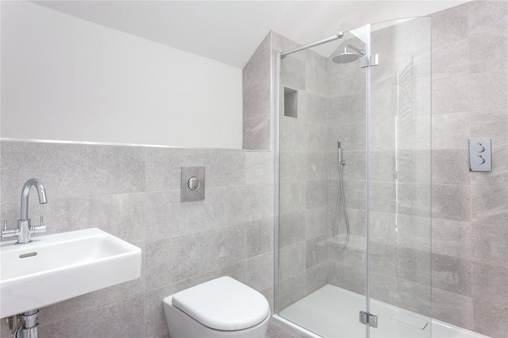 8 Leckhampton Rise