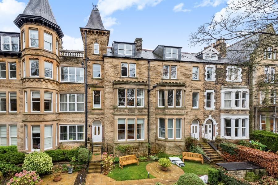 Elgar Court, 2935 Valley Drive, Harrogate, HG2 0JN 2 bed apartment £