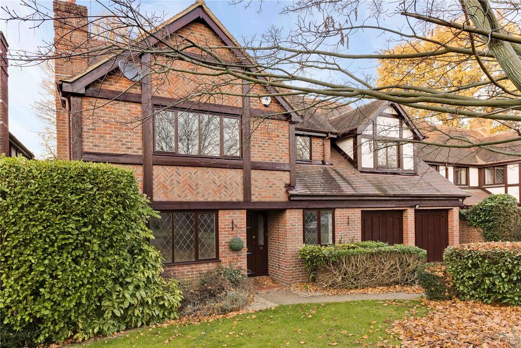 Sandon Close, Esher, Surrey, KT10 5 bed detached house £4,250 pcm (£