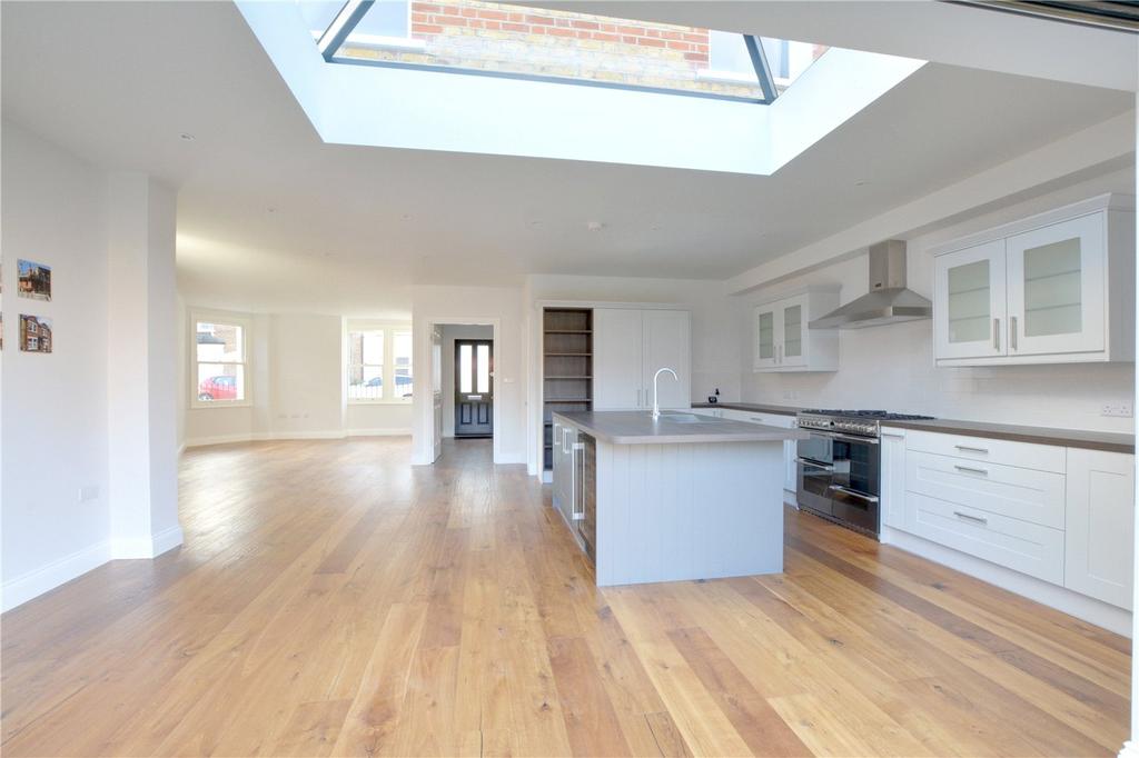 Kitchen/Reception