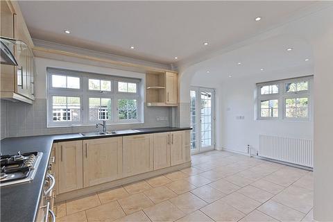 4 bedroom detached house to rent, The Knoll, Cobham, Surrey, KT11