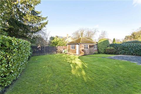 4 bedroom detached house to rent, The Knoll, Cobham, Surrey, KT11