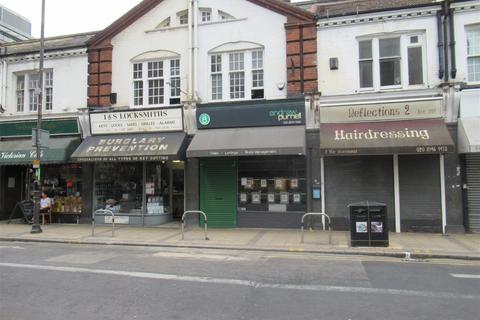 Retail property (high street) to rent - Worple Road, Wimbledon