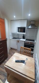 Studio to rent, Chatsworth Road, London NW2