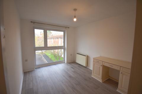 2 bedroom flat to rent, Trotwood, Chigwell  IG7