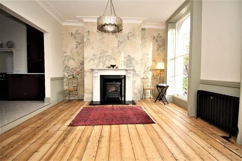 445 Mile End Road, London, E3 4PA